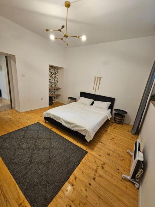Heart Of City Center 4Br 2Bath 10 Pers Bucureşti Ngoại thất bức ảnh