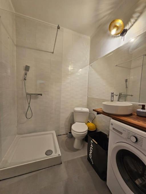 Heart Of City Center 4Br 2Bath 10 Pers Bucureşti Ngoại thất bức ảnh
