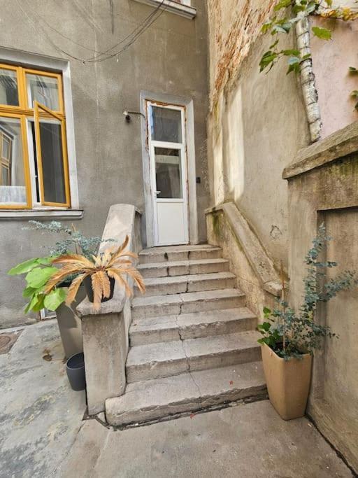 Heart Of City Center 4Br 2Bath 10 Pers Bucureşti Ngoại thất bức ảnh
