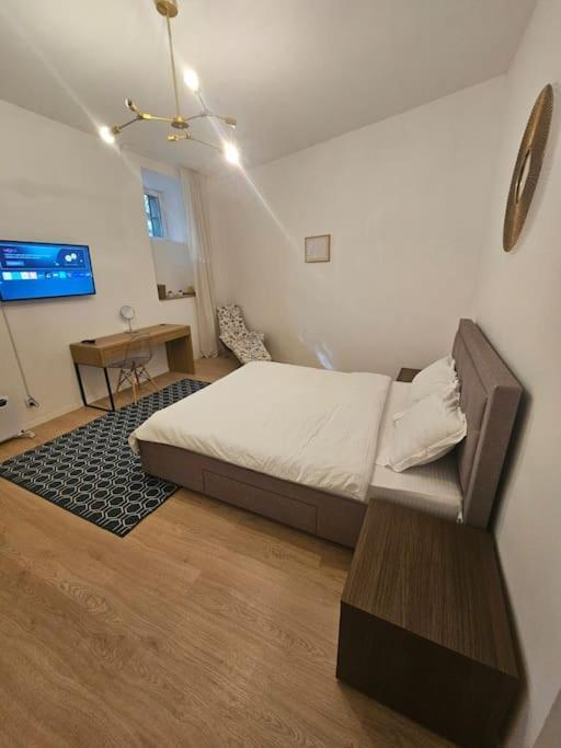 Heart Of City Center 4Br 2Bath 10 Pers Bucureşti Ngoại thất bức ảnh